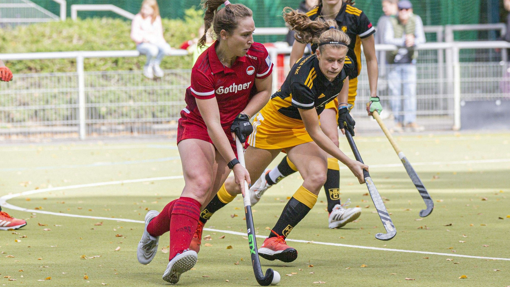 Damen-Hockey-Bundesliga Rot Weiss Koeln vs. Harvestehuder THC 3:3 Damen-Hockey-Bundesliga Rot Weiss Koeln vs. Harvestehuder THC 3:3 am 8. 10. 2022 Köln, Olympiaweg, Deutschland Photo: Ralf Kardes Nike Lorenz 11 Sturm *** Womens Hockey Bundesliga Rot Weiss Koeln vs Harvestehuder THC 3 3 Womens Hockey Bundesliga Rot Weiss Koeln vs Harvestehuder THC 3 3 on 8 10 2022 Cologne, Olympiaweg, Germany Photo Ralf Kardes Nike Lorenz 11 Sturm Copyright: xBEAUTIFULxSPORTS/RalfxKardesx