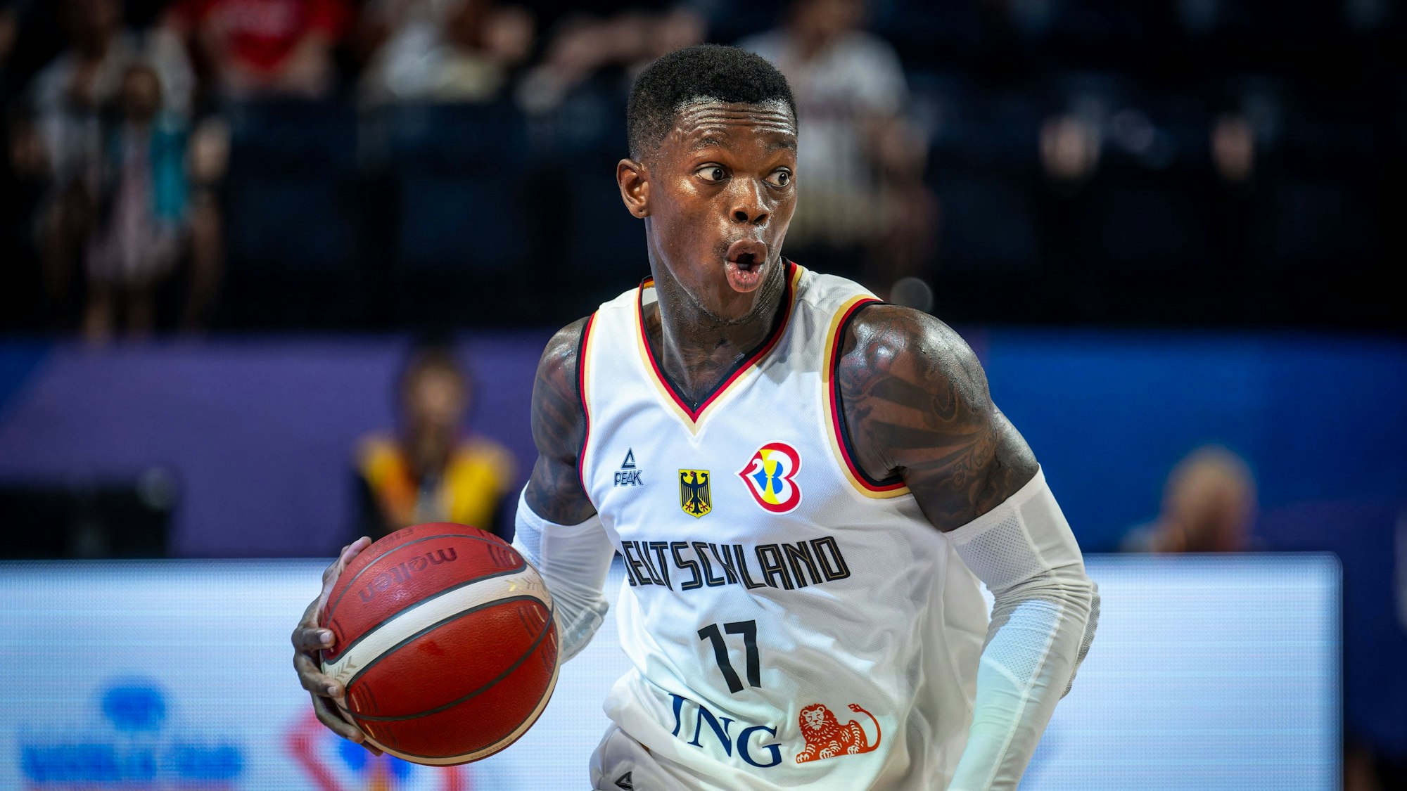 Basketball Okinawa 29.08.2023 FIBA Basketball World Cup 2023 Weltmeisterschaft der Männer Deutschland GER - Finnland FIN Dennis Schröder / Schroeder Deutschland, No.17 Schröder Schroder *** Basketball Okinawa 29 08 2023 FIBA Basketball World Cup 2023 World Cup Men Germany GER Finland FIN Dennis Schröder Schroeder Germany, No 17 Schröder Schroder