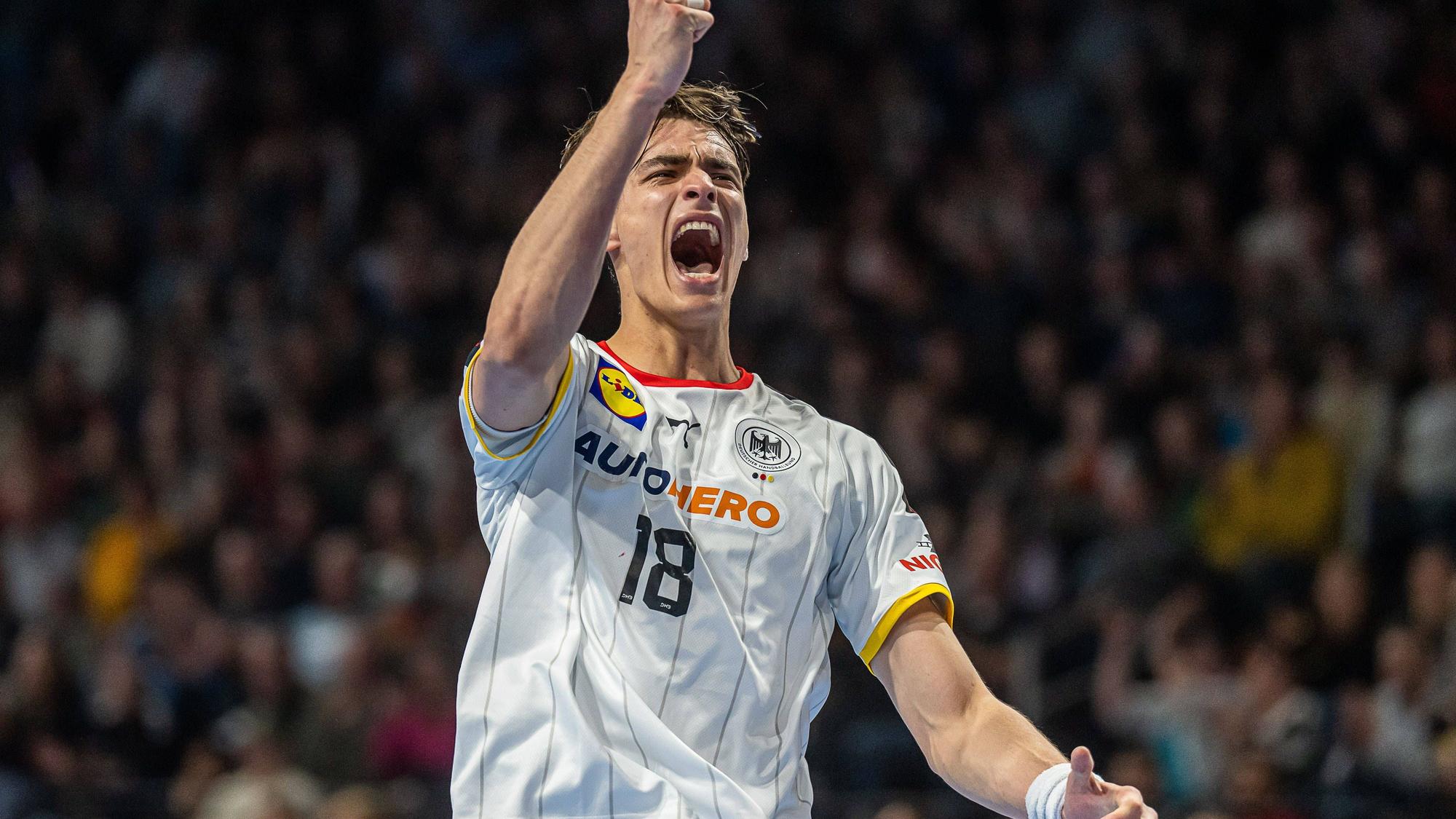 Julian Köster beim Länderspiel gegen Spanien im April 2023