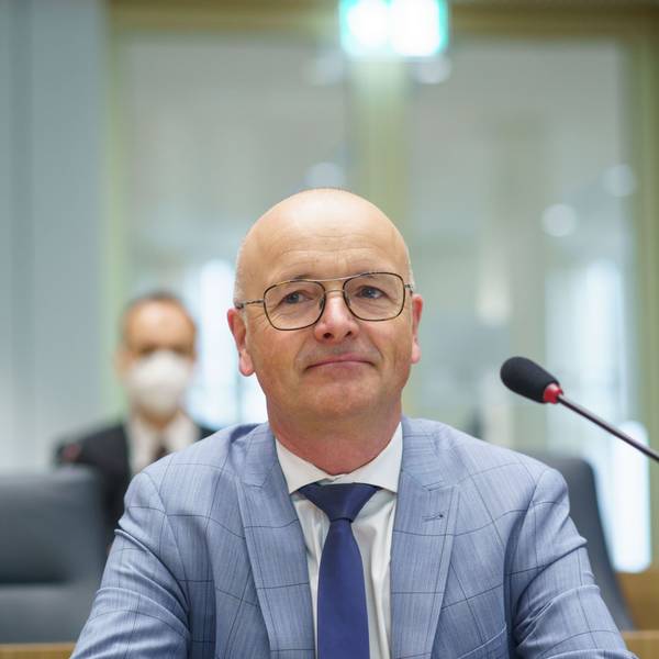 Der Meteorologe und TV-Moderator Karsten Schwanke saß 2022 als Sachverständiger im rheinland-pfälzischen Landtag bei der Sitzung des Untersuchungsausschusses zur Flutkatastrophe im Ahrtal. Seine Expertise wird deutschlandweit geschätzt.