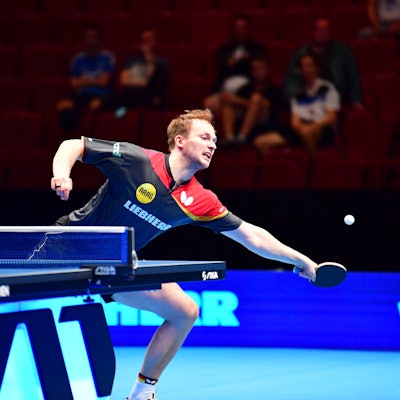 Tischtennisspieler Benedikt Duda in einer Spielsituation.