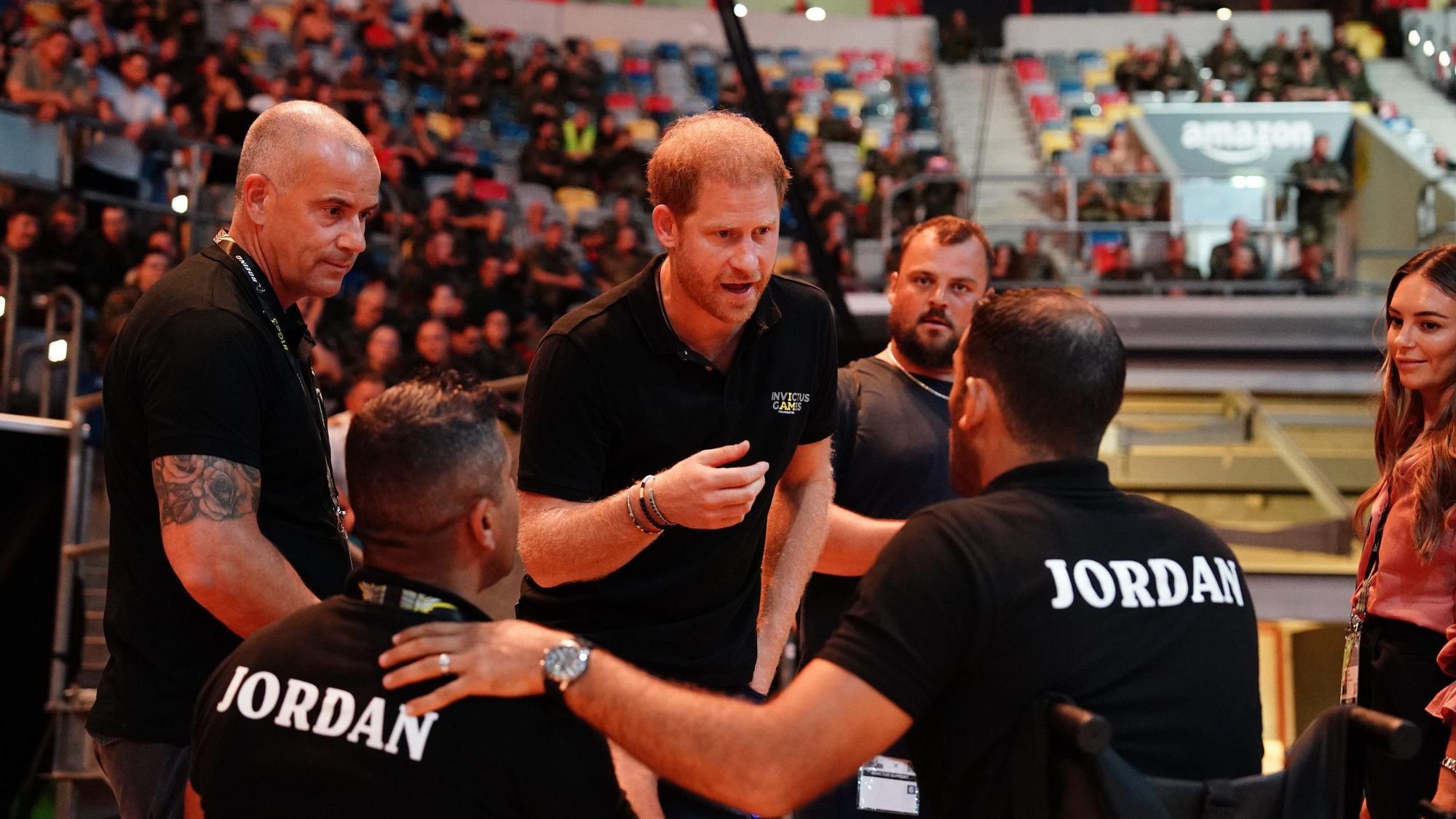 Prinz Harry von Großbritannien trifft Athleten und Veteranen bei einem Rundgang während der Invictus Games.