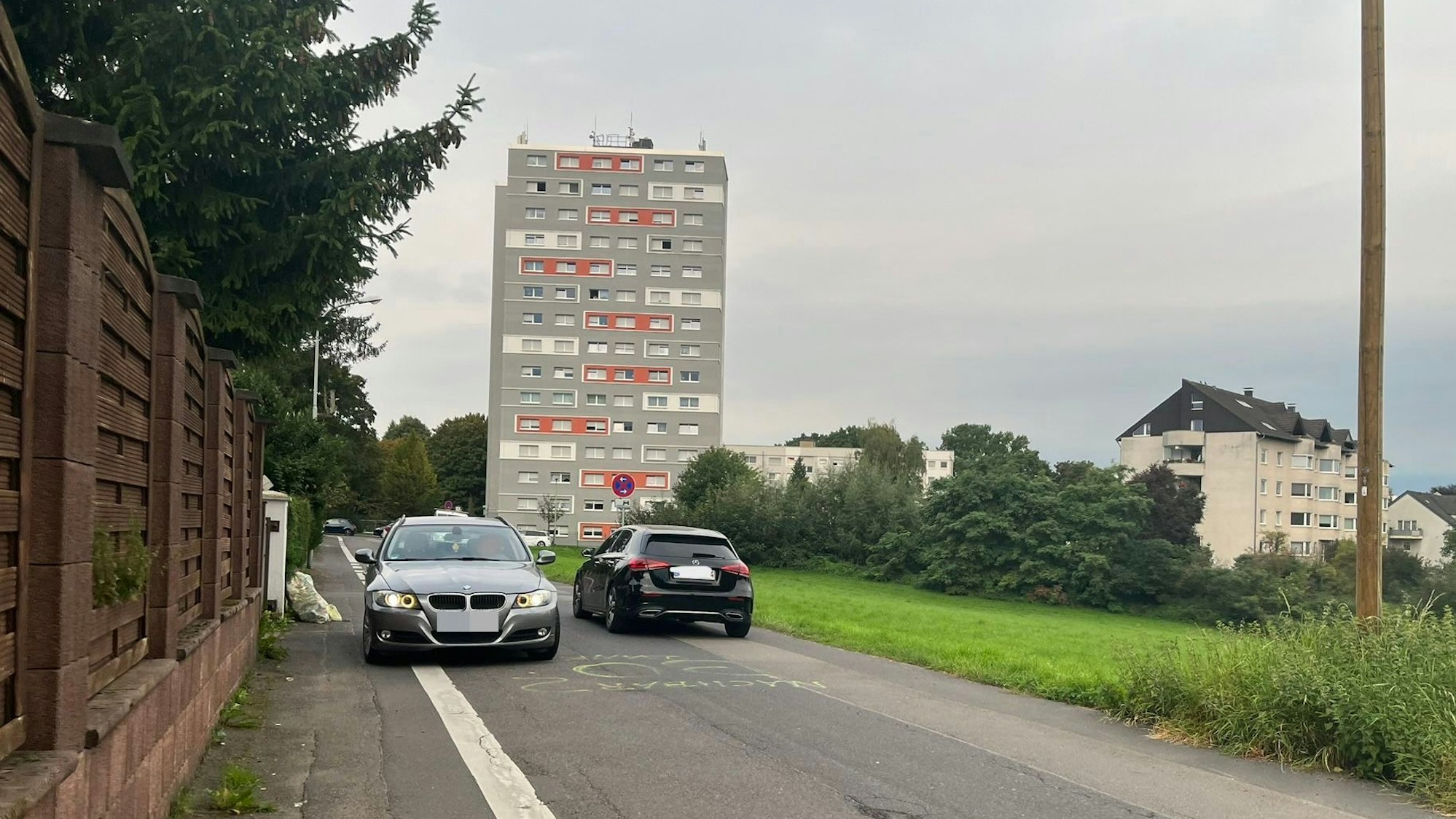 Begegnungsverkehr auf der Neukronenberger Straße