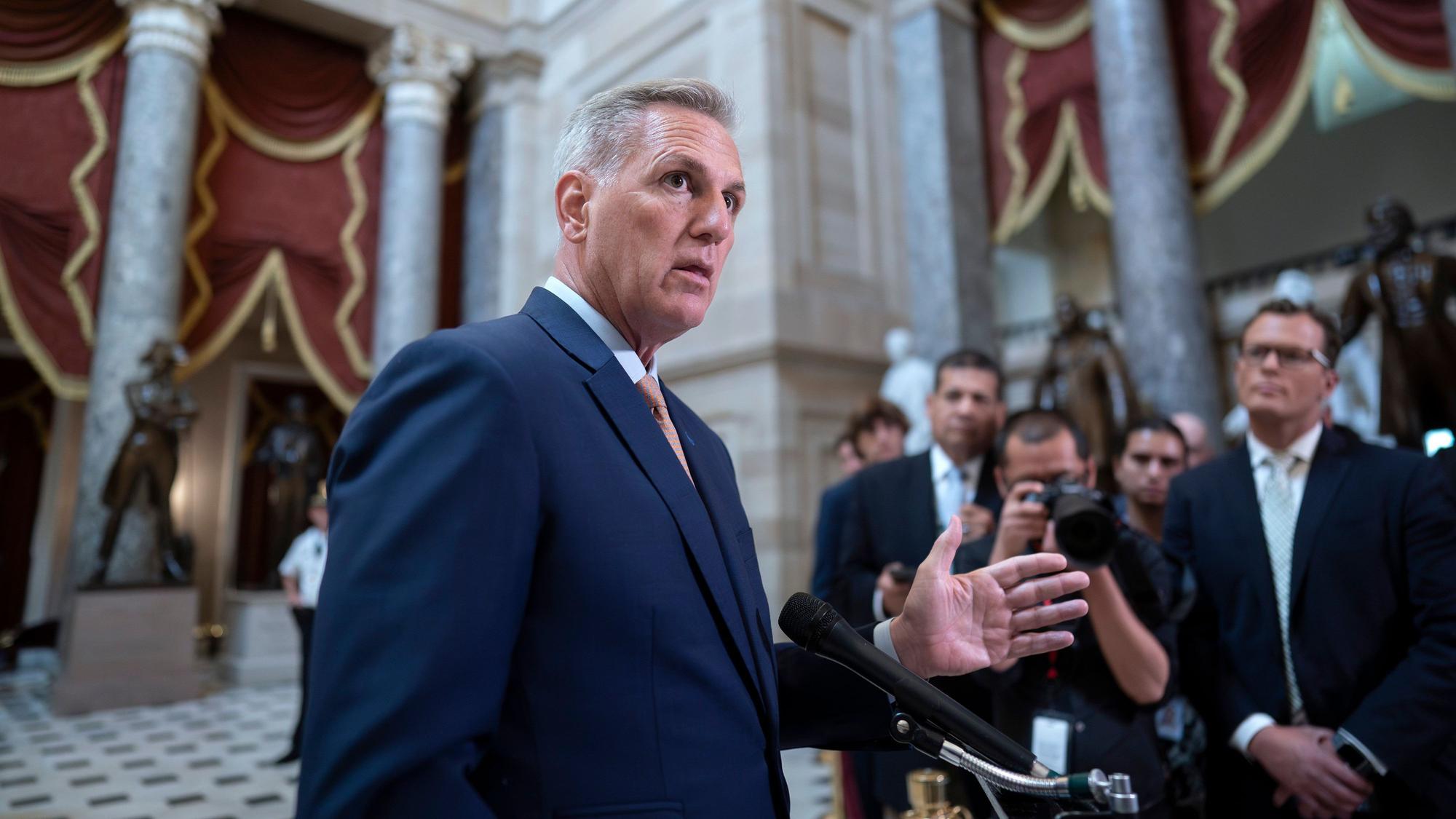 Der republikanische Vorsitzende des US-Repräsentantenhauses, Kevin McCarthy, unterstützt Ermittlungen für ein mögliches Amtsenthebungsverfahren gegen Präsident Joe Biden.