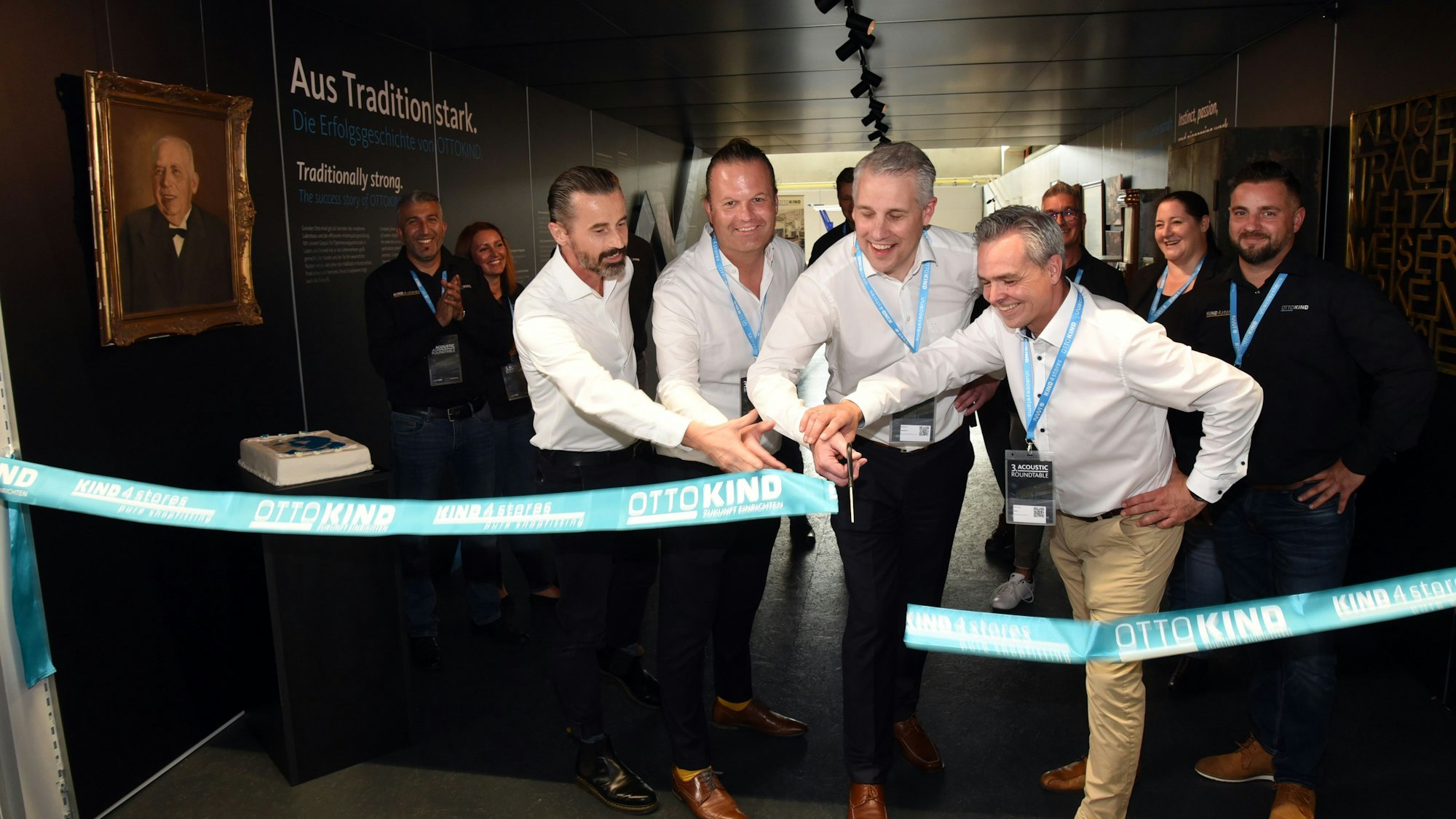 ds Otto Kind Eroeffnung Showroom im Werk GM Lager Otto Kind Historisches Unternehmen Otto Kind