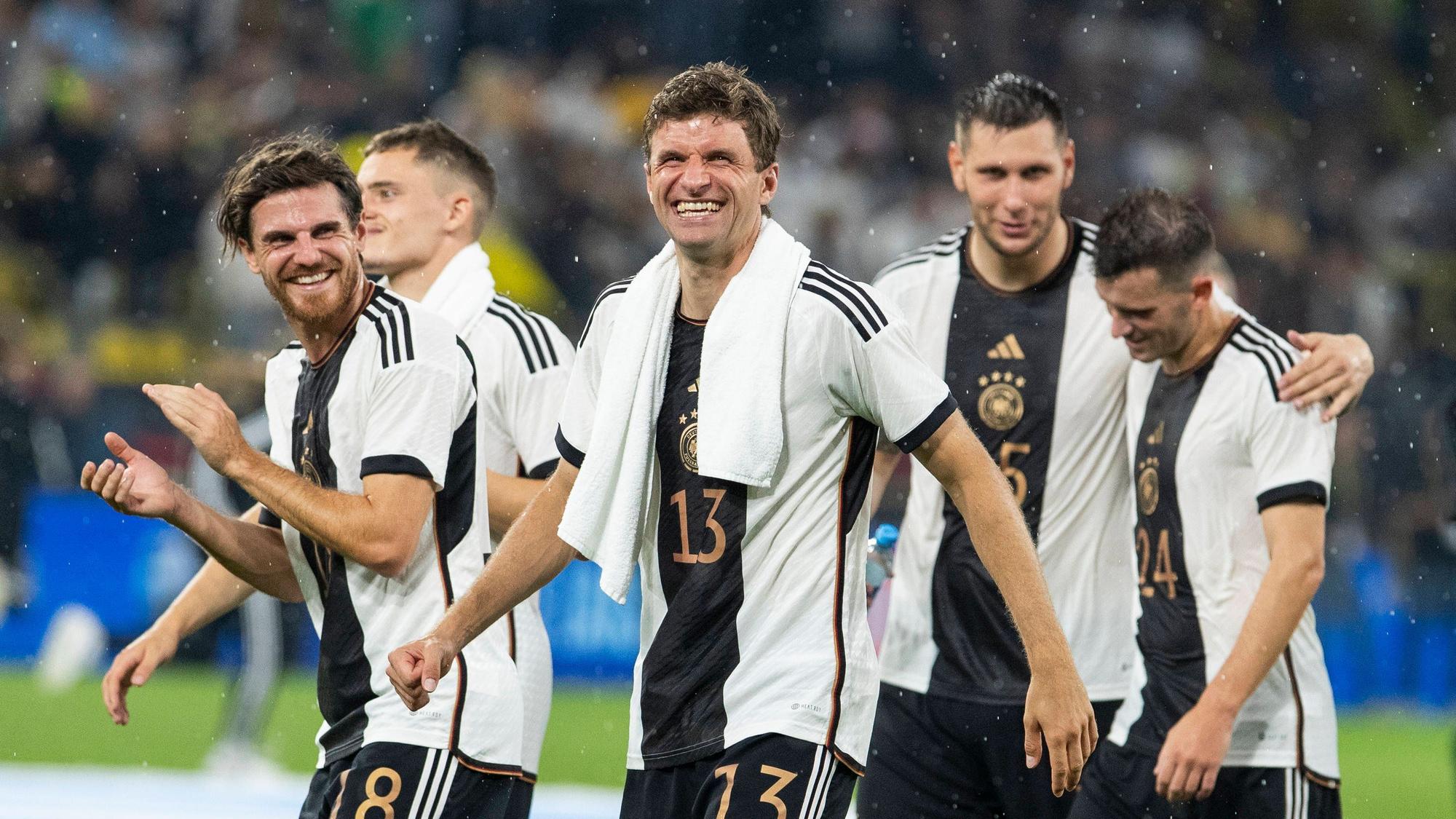 Freundschaftsspiel Deutschland - Frankreich 12.09.2023 Thomas Mueller Deutschland, 13 lachend, Freundschaftsspiel, Deutschland - Frankreich, 12.09.2023, Signal Iduna Park, Dortmund *** friendly match germany france 12 09 2023 thomas mueller germany, 13 laughing, friendly match, germany france, 12 09 2023, signal iduna park, dortmund Copyright: xBEAUTIFULxSPORTS/Meuselx