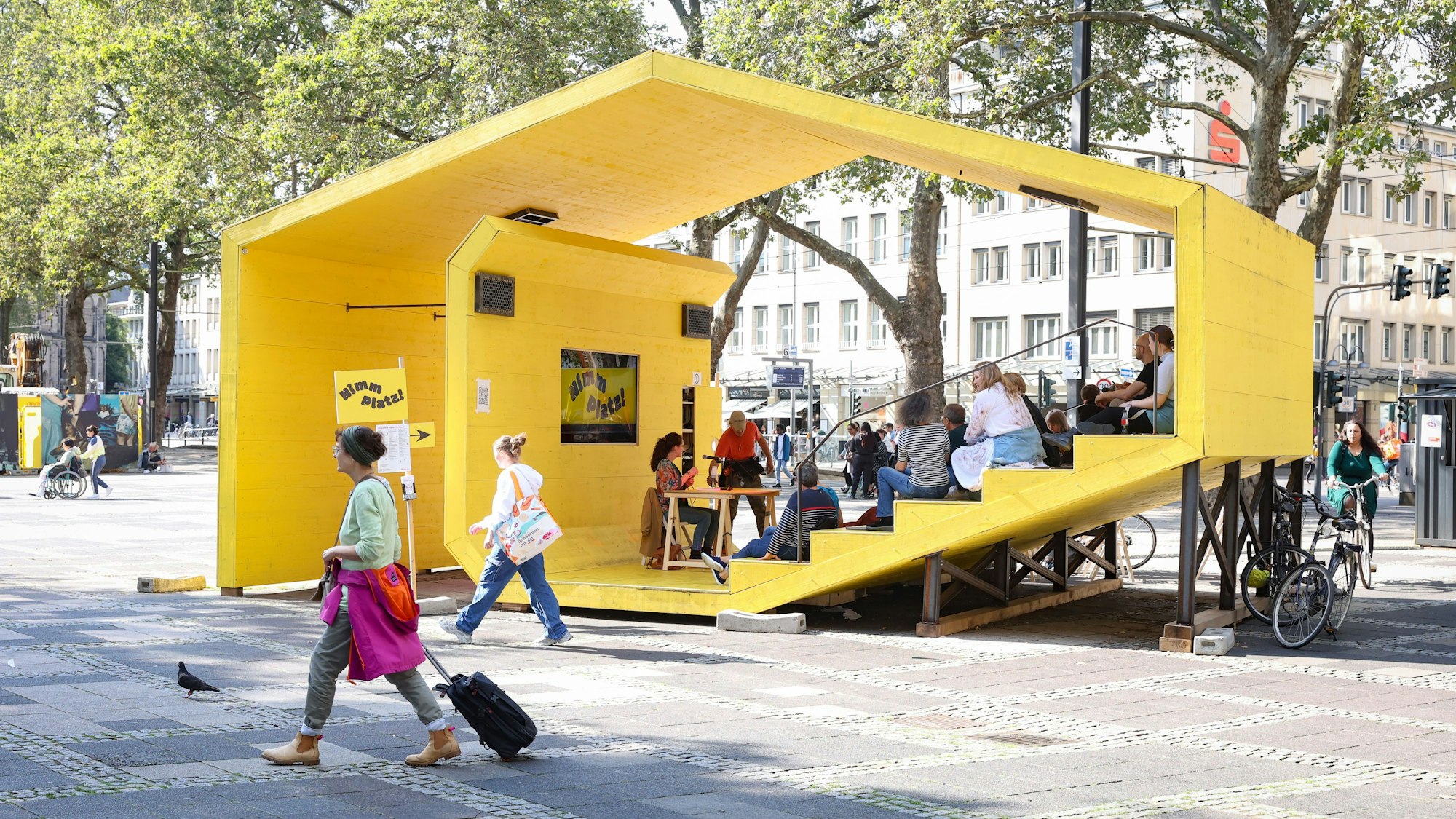 Bereits 2023 fand auf dem Neumarkt die erste Ausgabe von „Nimm Platz“ statt. (Archivbild)