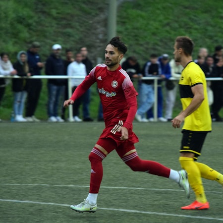 Eine Spielsituation in der Partie Eintracht Hohkeppel gegen Bergisch Gladbach.