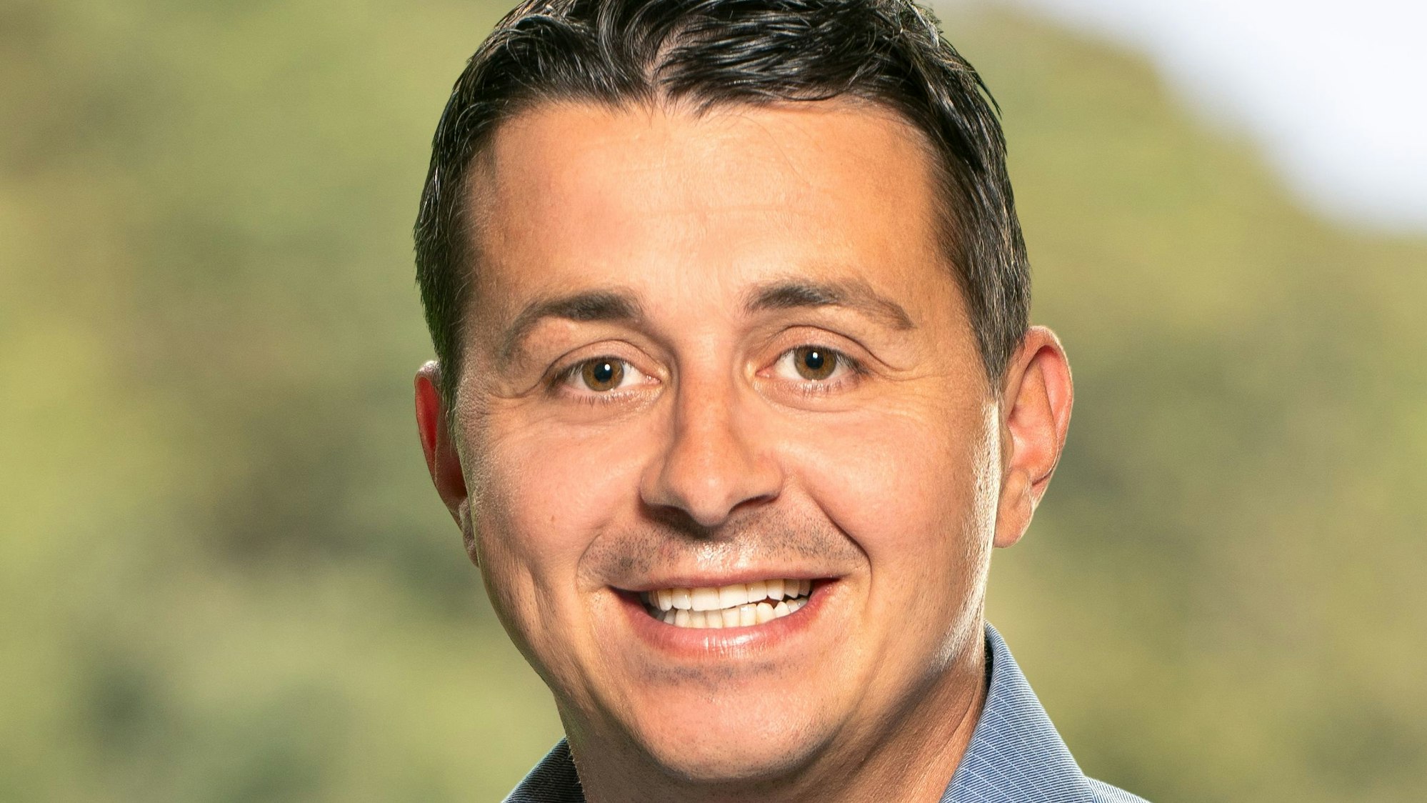 Sven Tahiri, der von der SPD- in die CDU-Fraktion gewechselt ist