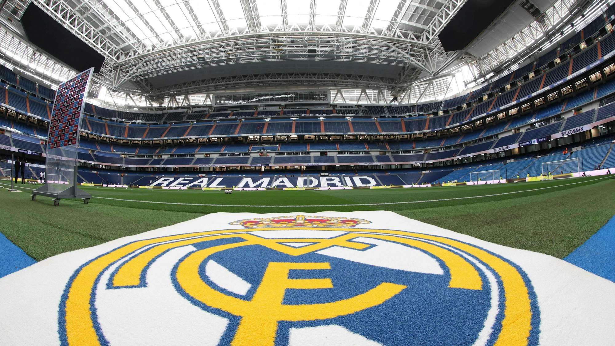 Blick in das Santiago Bernabéu Stadion.