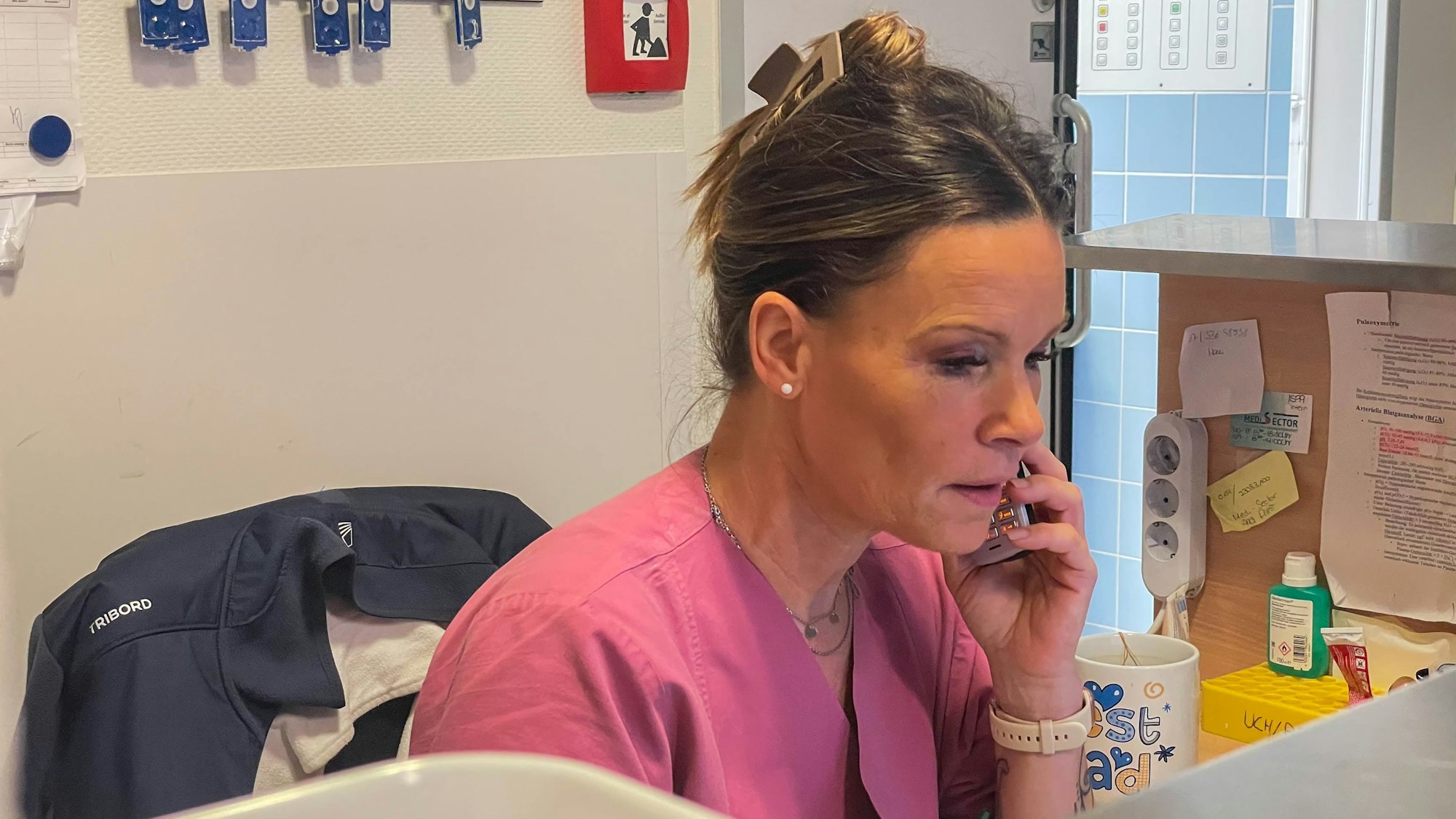 Yvonne Pax bei ihrer Arbeit in der Notaufnahme des Euskirchener Marienhospitals.