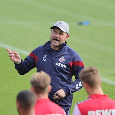 FC-Cheftrainer Steffen Baumgart beim Training am Donnerstag. Samstag steht das nächste Heimspiel gegen die TSG Hoffenheim an.