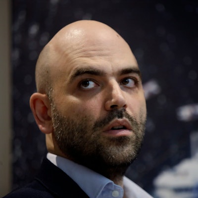 Roberto Saviano lebt im Versteck vor der Mafia, die ihn jagt.