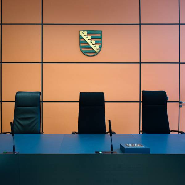 Bei der Stadt Rösrath sind mehrere Posten unbesetzt. Ob es eine Stelle für Energiemanagement geben soll, ist umstritten.