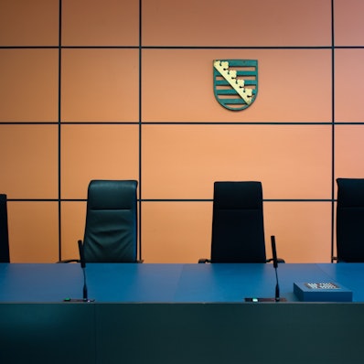 Bei der Stadt Rösrath sind mehrere Posten unbesetzt. Ob es eine Stelle für Energiemanagement geben soll, ist umstritten.