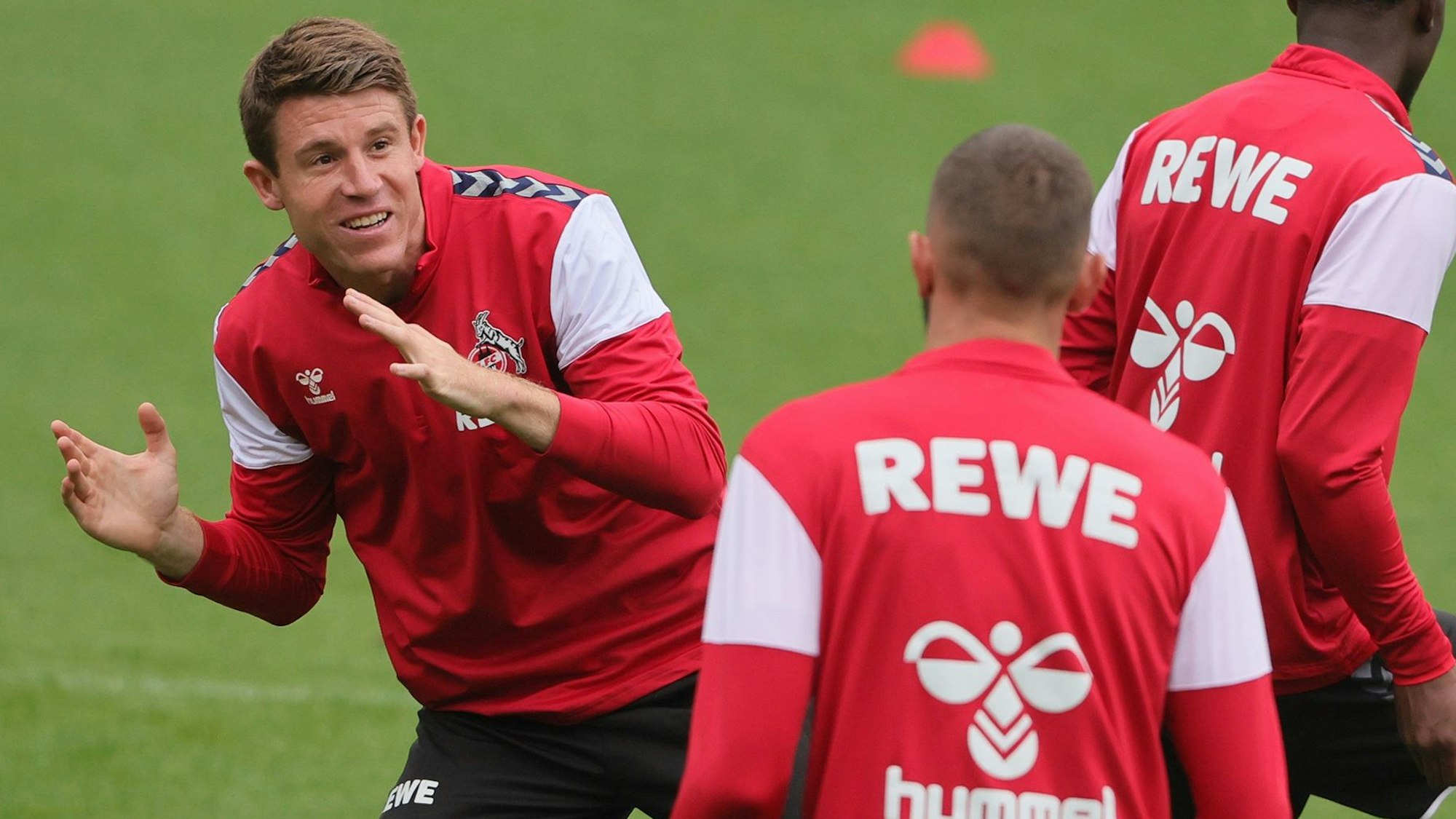 Dominique Heintz beim Training mit dem 1. FC Köln.