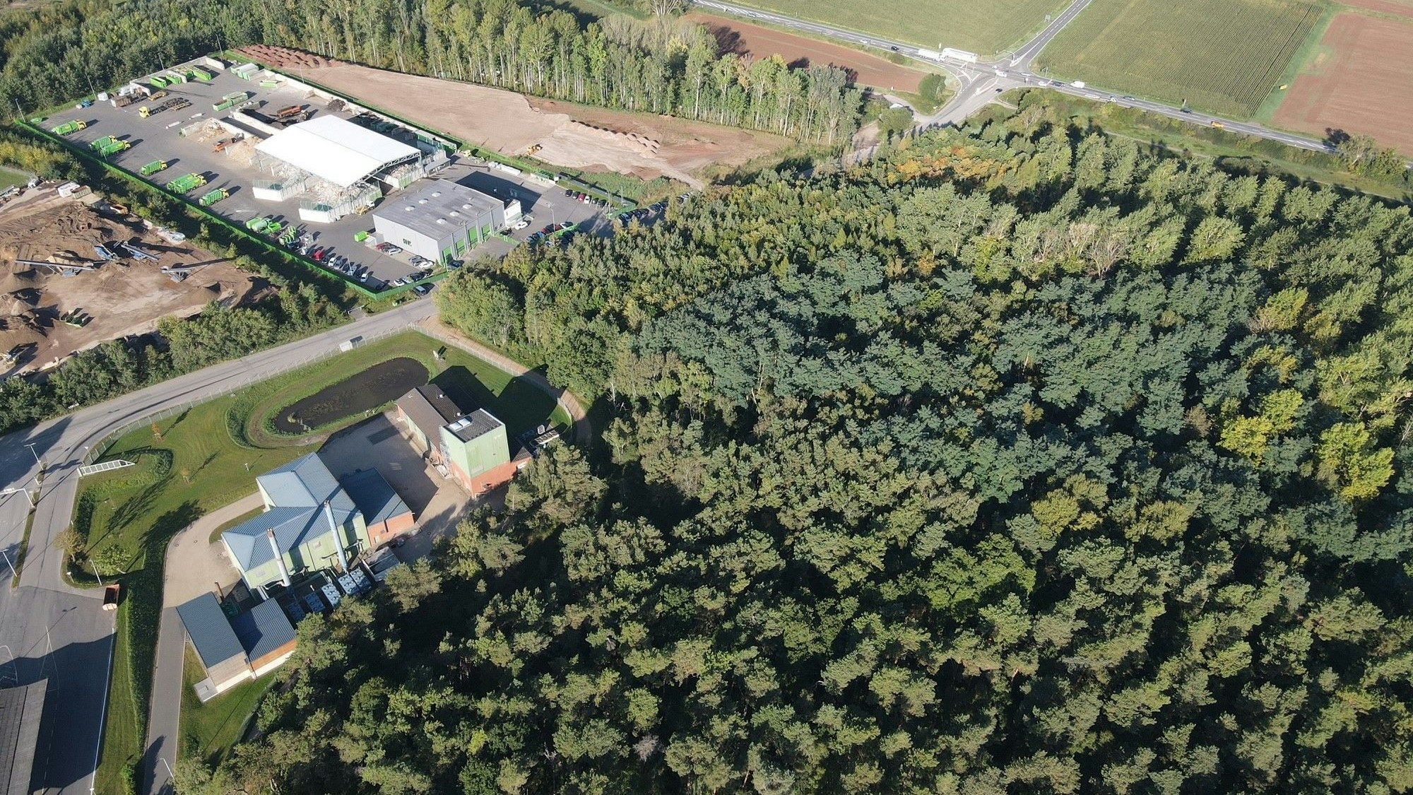 Das Luftbild zeigt den Bereich, in dem der Kreis Euskirchen sein AWZ erweitern will.