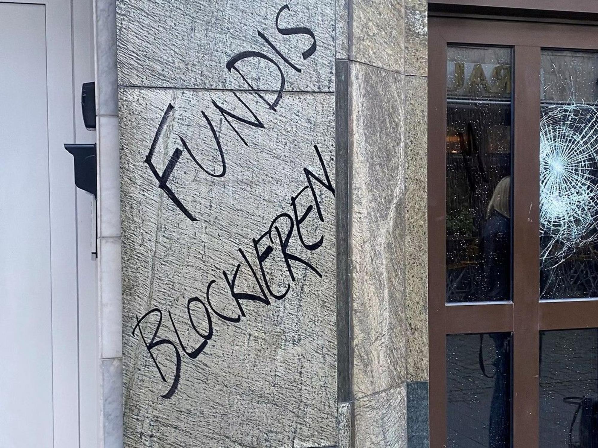 Die Geschäftsstelle der Kölner CDU in der Altstadt wurde in der Nacht zu Freitag (15. September 2023) angegriffen.