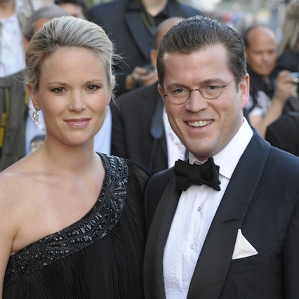 Karl-Theodor zu Guttenberg (CSU), damaliger Bundeswirtschaftsminister, und seine Frau Stephanie Freifrau zu Guttenberg kommen zur Verleihung des Nachhaltigkeitspreises in das Deutschen Historische Museum (DHM). Der frühere Verteidigungsminister Karl-Theodor zu Guttenberg und seine Frau Stephanie gehen getrennte Wege.