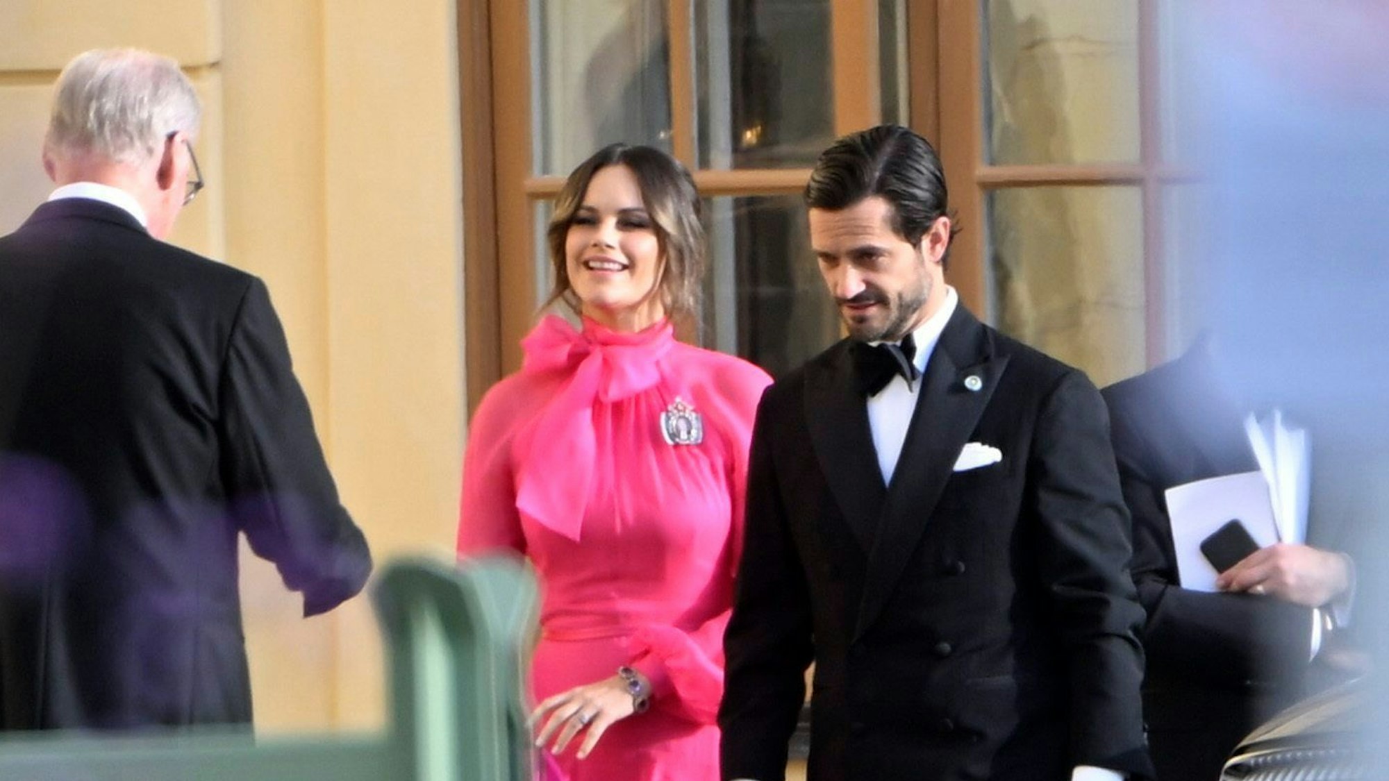 Prinzessin Sofia und Prinz Carl Philip von Schweden treffen im Schlosstheater Drottningholm ein