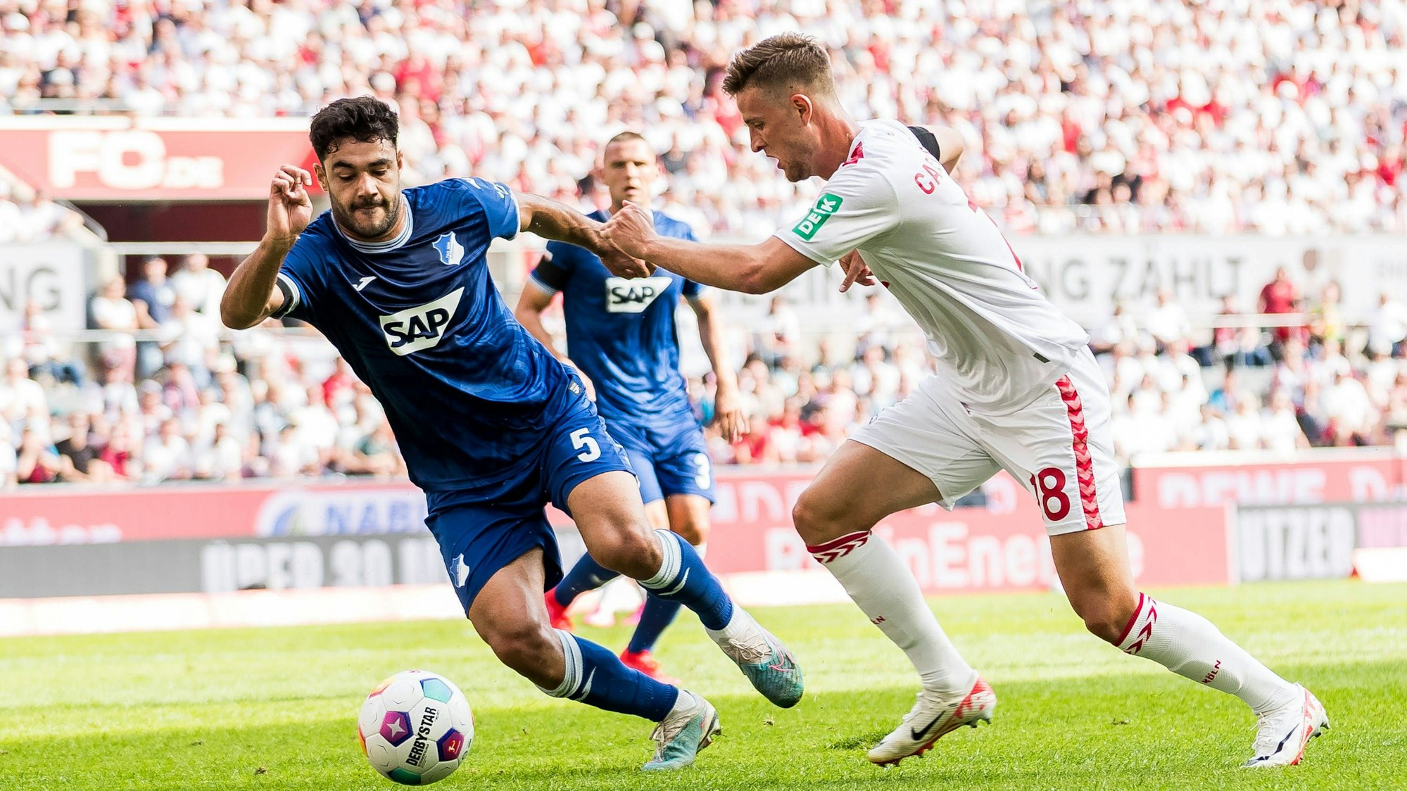 Carstensen versucht, an Kabak vorbeizukommen