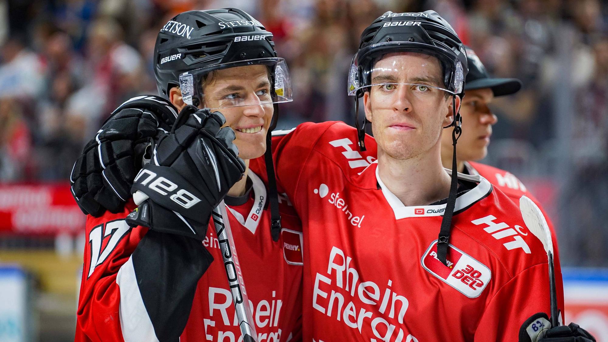 Jan Luca Sennhenn Köln , links - und Gregor MacLeod Köln, freuen sich nach einem Sieg.
