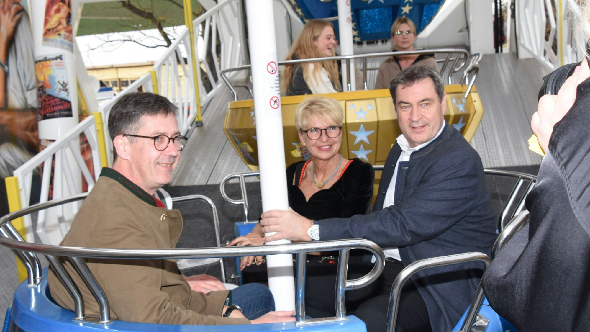 Dr. Andrea Behr (CSU), hier auf dem Würzburger Frühjahresfest zwischen Markus Söder und Christian Schuchardt, dem OB von Würzburg. (Archivbild März 2023)