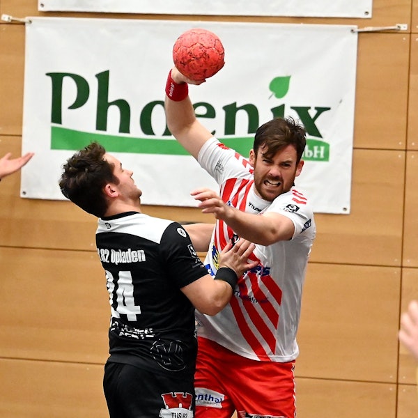 05.11.2022, Handball-Longericher SC Köln-Tus Opladen
rechts: Marian Dahlke (Longerich)
Foto: uli Herhaus