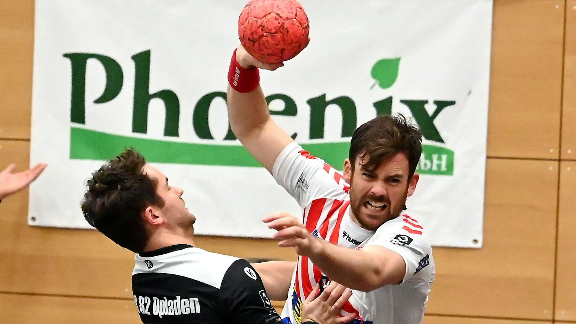 05.11.2022, Handball-Longericher SC Köln-Tus Opladen
rechts: Marian Dahlke (Longerich)
Foto: uli Herhaus