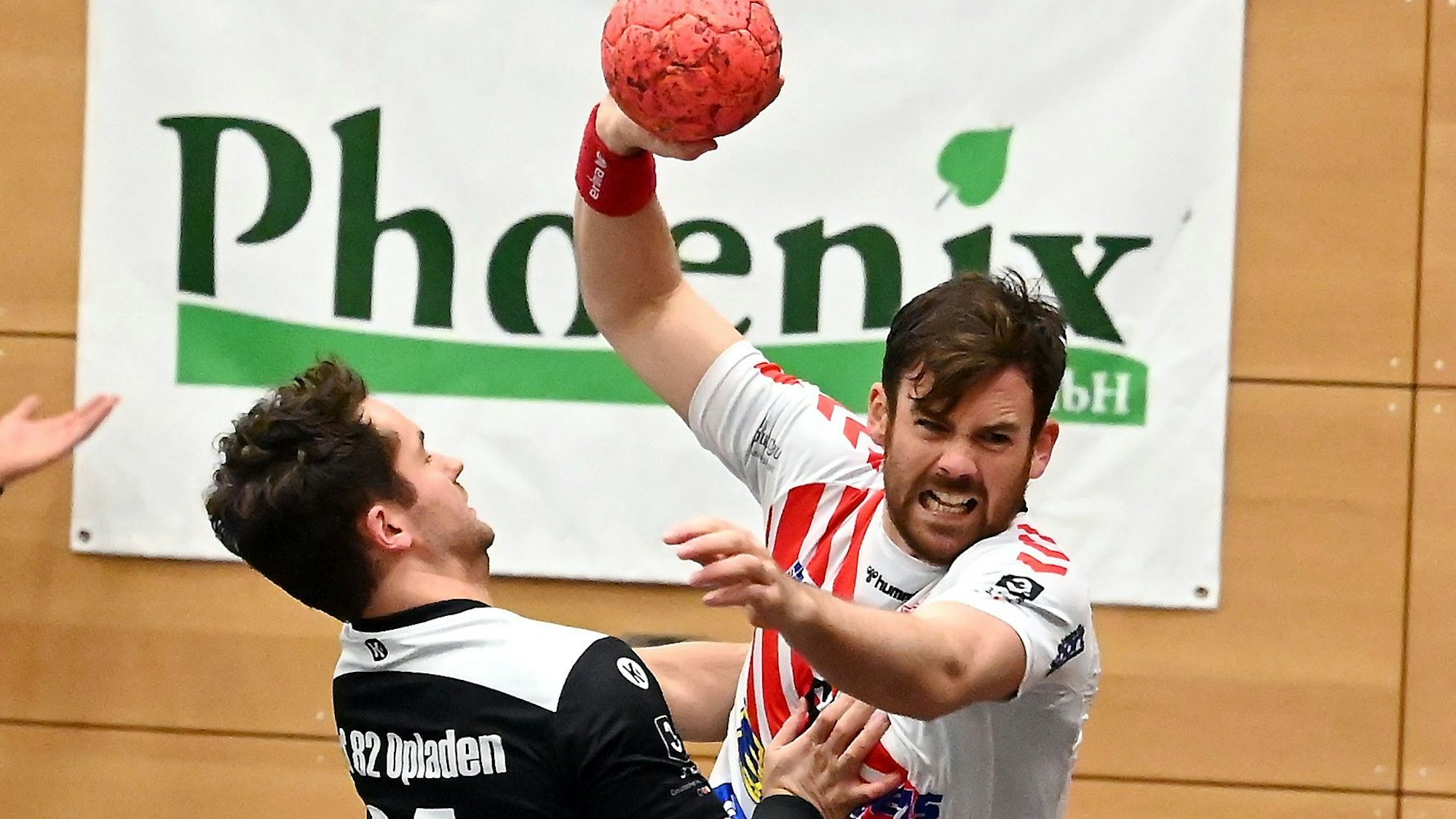 05.11.2022, Handball-Longericher SC Köln-Tus Opladen
rechts: Marian Dahlke (Longerich)
Foto: uli Herhaus