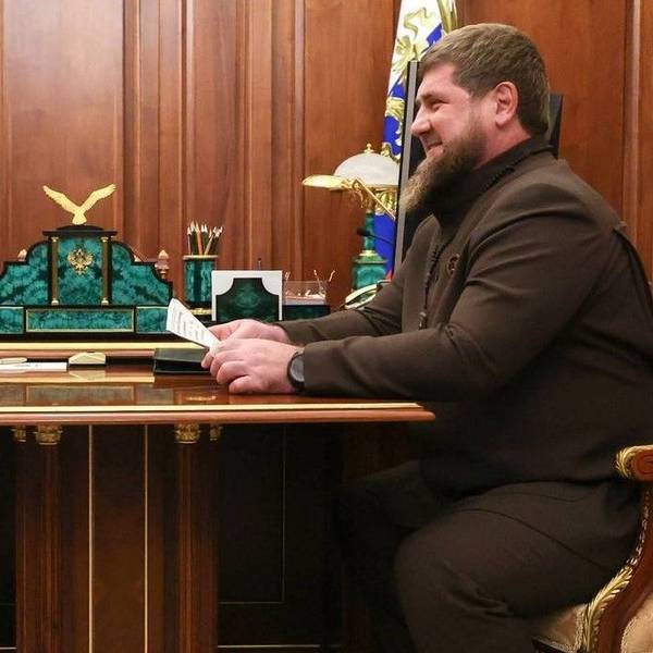 Gute Stimmung: Kremlchef Wladimir Putin und Tschetschenen-Anführer Ramsan Kadyrow bei einem Treffen im März in Moskau. Derzeit gibt es viele Spekulationen um den Gesundheitszustand Kadyrows.