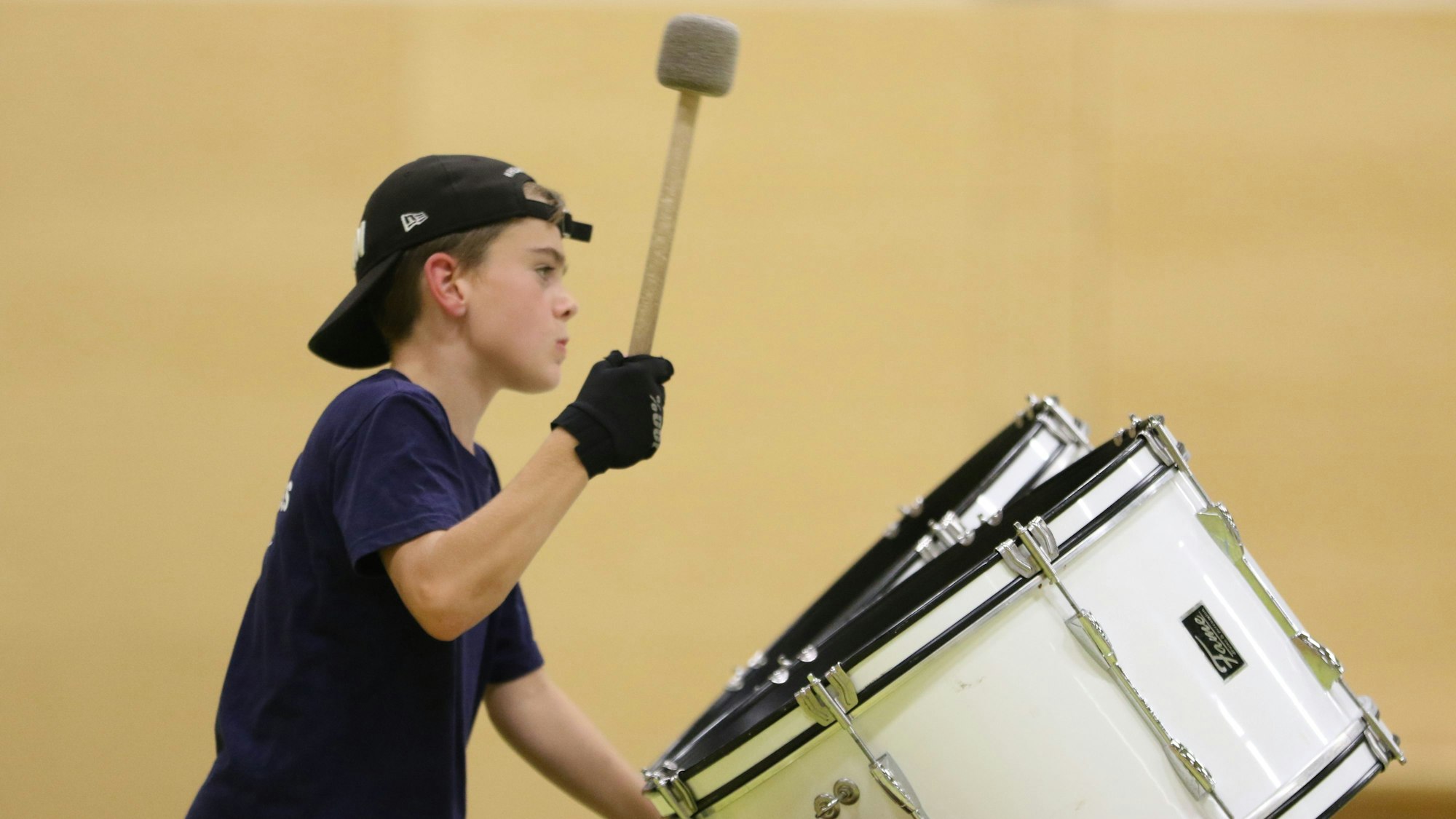 Die ErftBaskets Bad Münstereifel bekommen von diesem jungen Trommler die nötige Unterstützung