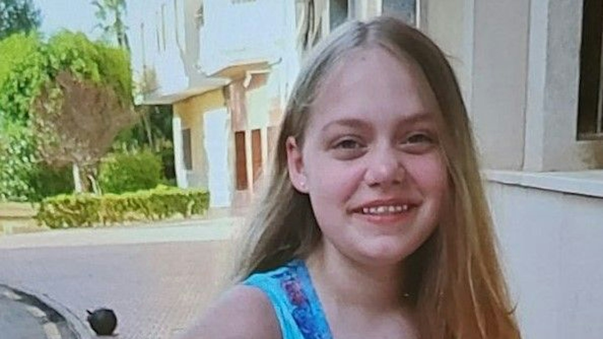 Die 15-jährige Nele Sophie S. aus Halstenbek wird seit dem vergangenen Sonntag (10. September 2023) vermisst. Das Bild zeigt ein Porträt von ihr.
