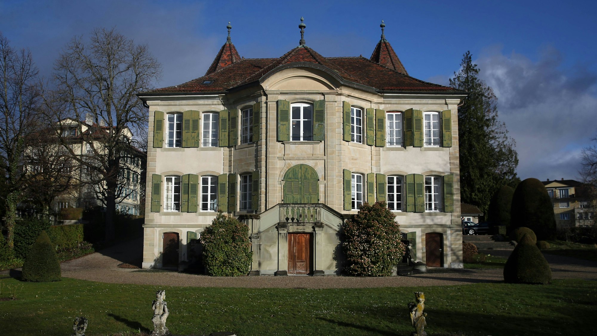 Blick auf die Hintertür des Cas-Hauptquartiers im schweizerischen Lausanne, wo das Schicksal des 1. FC Köln verhandelt wird.