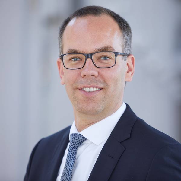 Flughafen-Vize Torsten Schrank