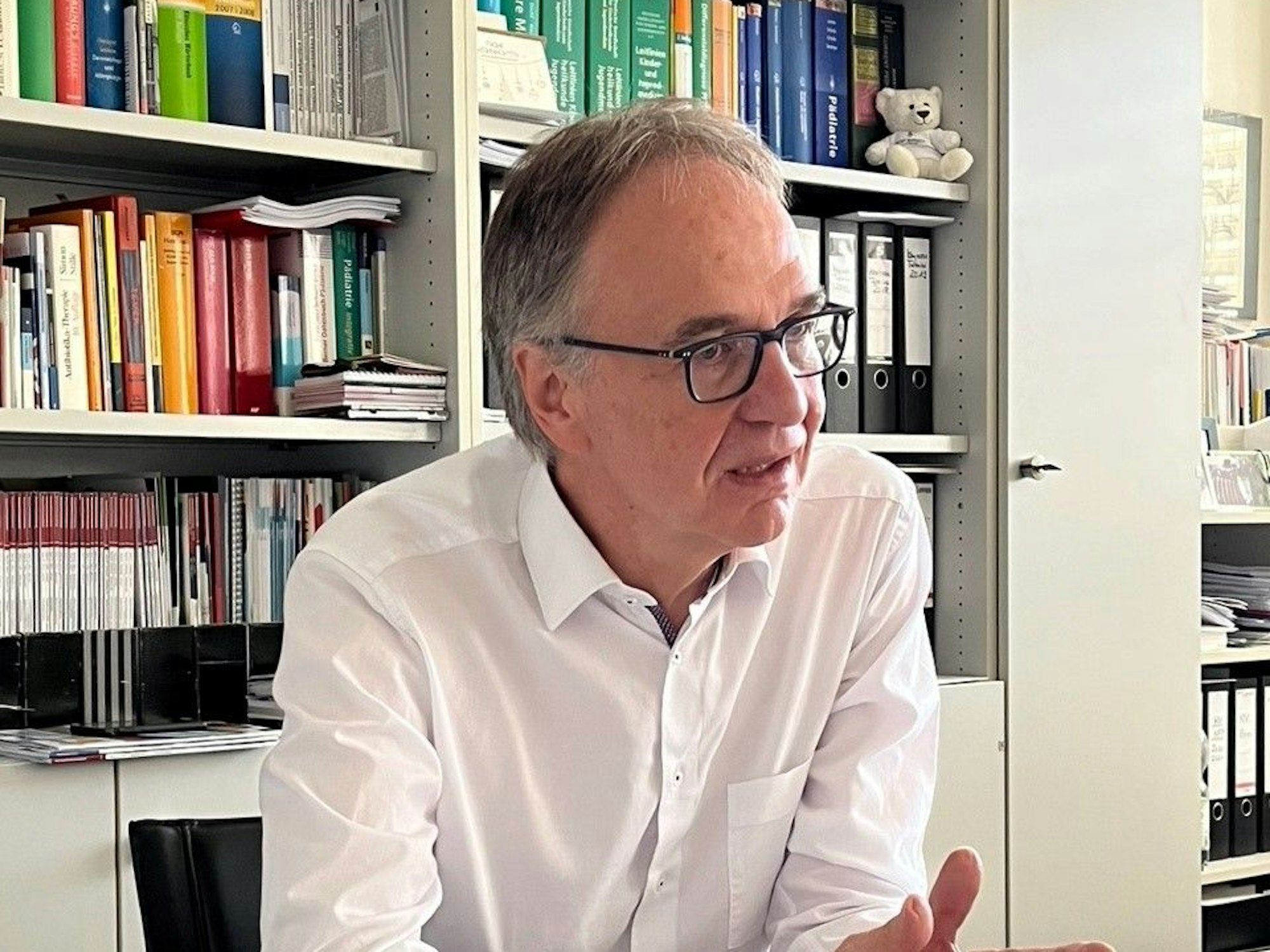 Prof. Michael Weiß, Ärztlicher Direktor des Kinderkrankenhauses Amsterdamer Straße in Köln, äußerte sich zum Umzug der Klinik.