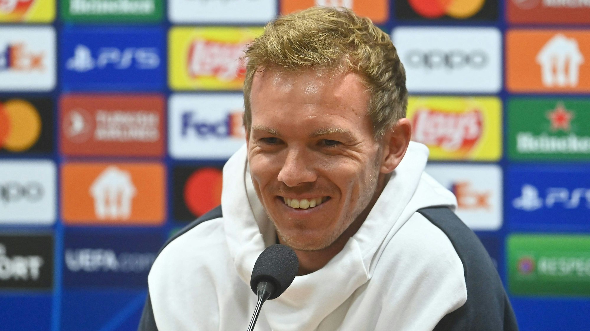 Julian Nagelsmann noch als Trainer des FC Bayern vor einer Partie in der Champions League