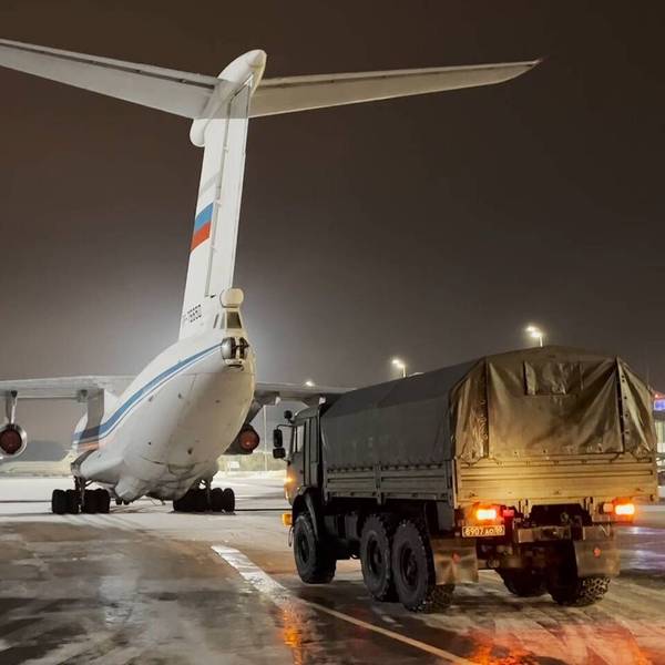„Unbekannte Saboteure“ sollen ukrainischen Angaben zufolge Flugzeuge auf dem Tschkalowski-Militärflugplatz nahe der russischen Hauptstadt Moskau angegriffen haben. Von dort aus wurden 2022 auch russische Truppen an die Front in die Ukraine transportiert. (Archivbild)