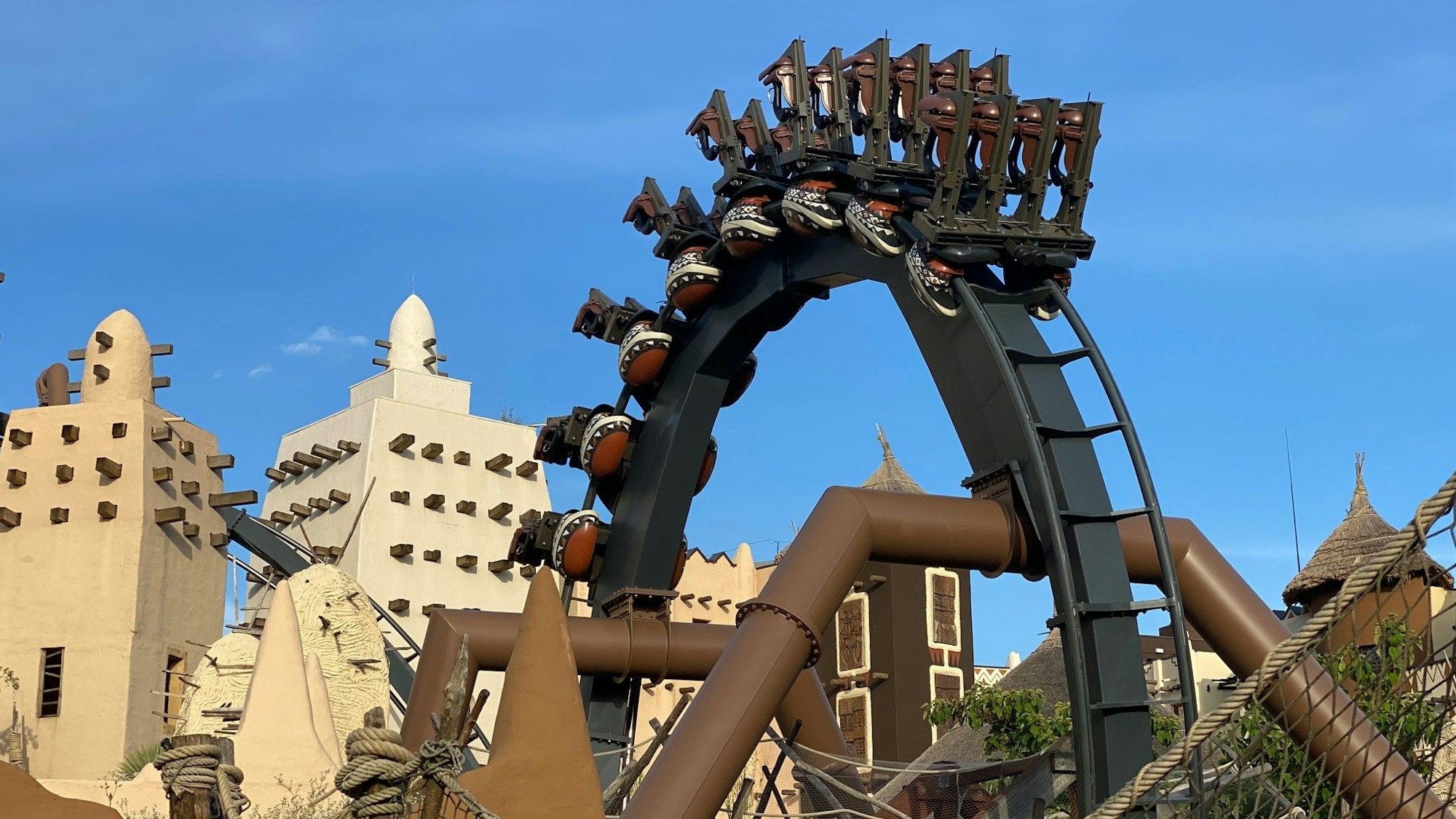 Die Achterbahn „Black Mamba“ ist die Hauptattraktion in der Themenwelt „Deep in Africa“. Derzeit ist sie bereits seit Wochen geschlossen.