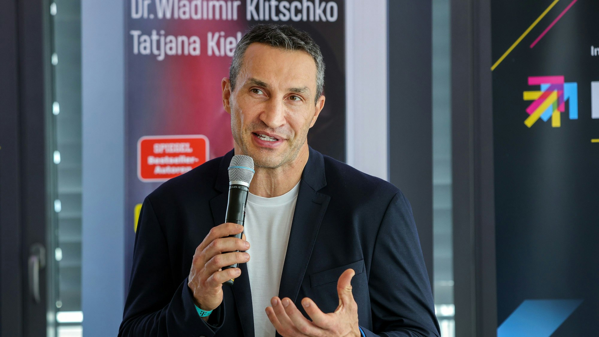 Pressekonferenz zur Buchvorstellung "Gestohlene Leben - die verschleppten Kinder der Ukraine": Porträt von Wladimir Klitschko