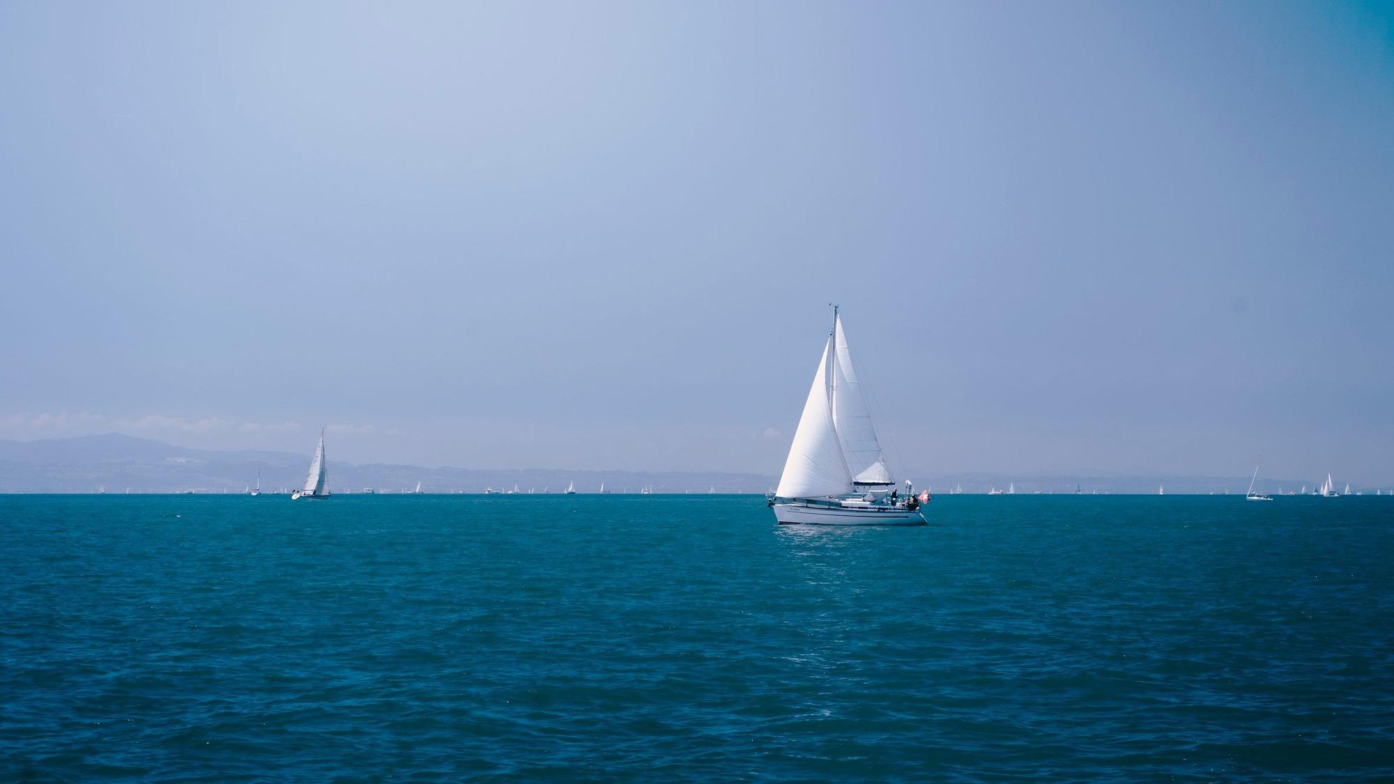 Ein Segelschiff auf dem Bodensee.