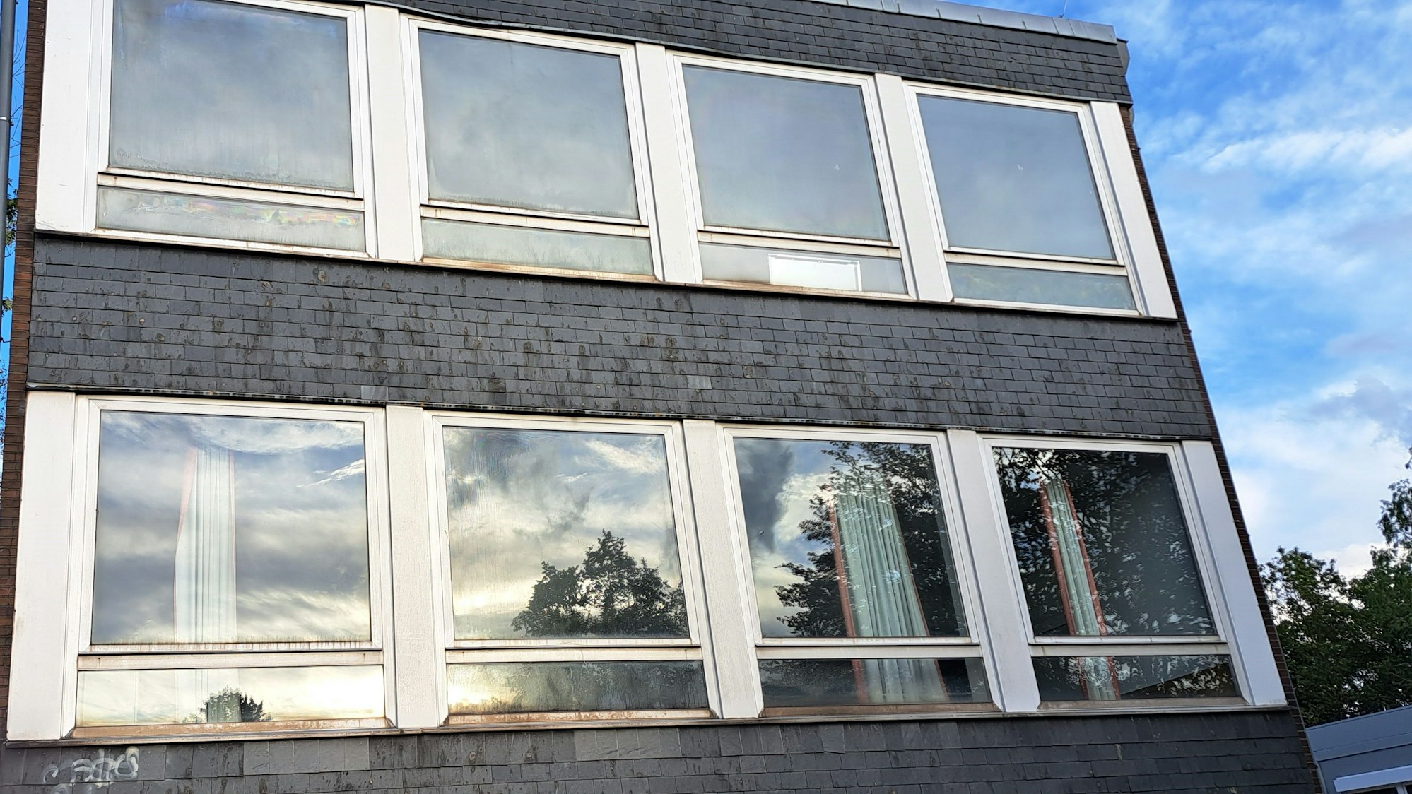 Außenansicht der Wipperfürther Hauptschule.