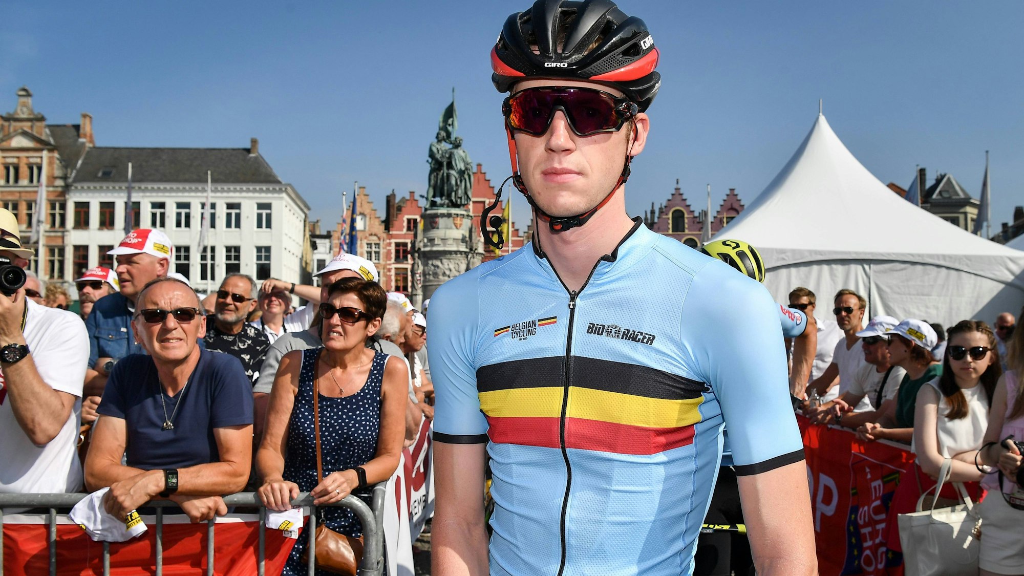 Der belgische Radprofi Nathan Van Hooydonck hat im Alter von nur 27 Jahren seine Karriere aufgrund von Herzproblemen beendet.