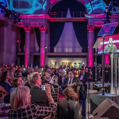 dpatopbilder - 20.09.2023, USA, New York: Wolodymyr Selenskyj, Präsident der Ukraine, wird mit dem Global Citizen Award durch den Atlantic Council ausgezeichnet. Selenskyi hält sich für die Vollversammlung der Vereinten Nationen (UN) in New York auf. Foto: Michael Kappeler/dpa +++ dpa-Bildfunk +++