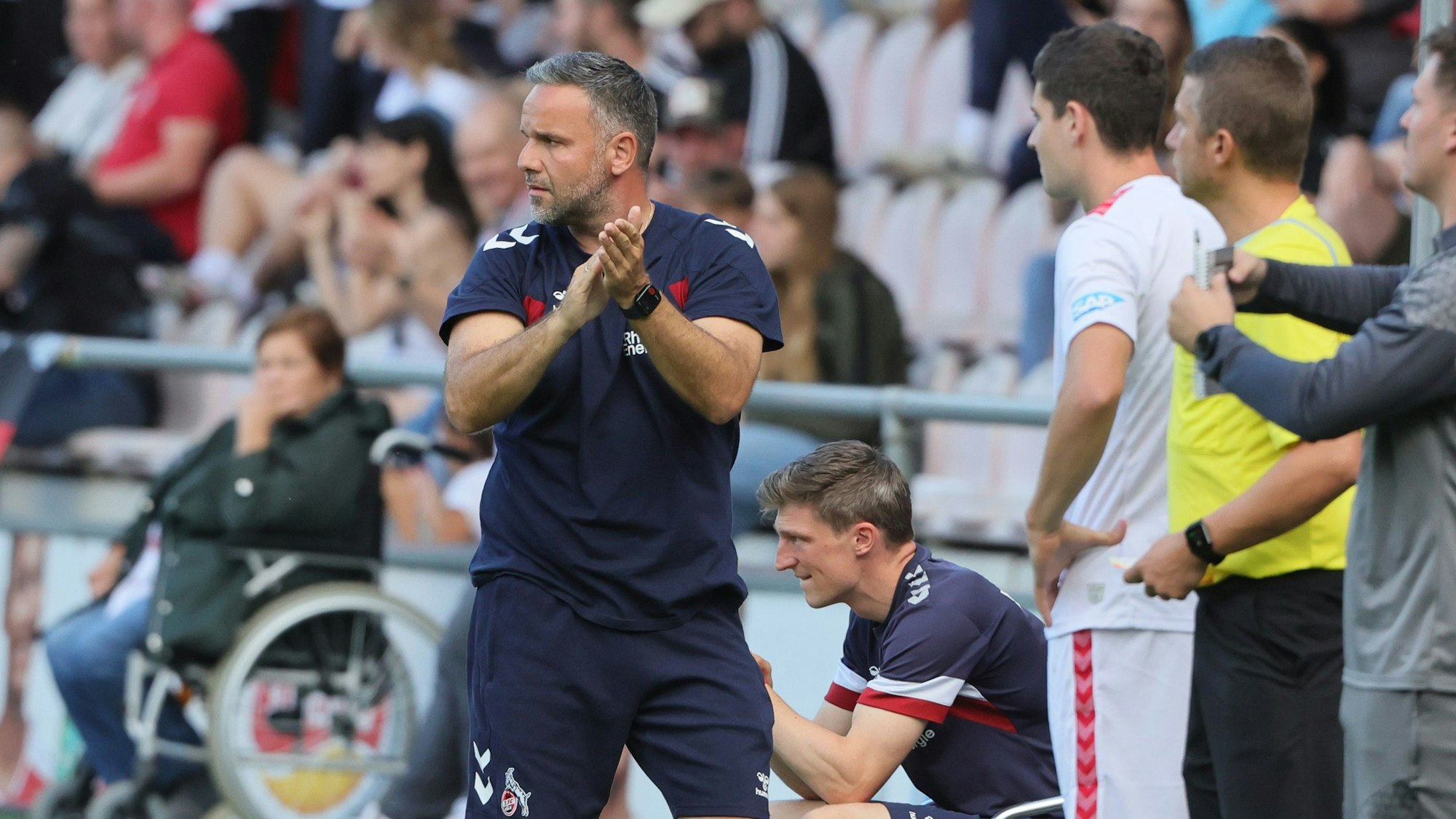 1. FC Köln Amateure (U21) vs. 1. FC Bocholt, Regionalliga West, Saison 2023/24, Trainer Evangelos Sbonias (1. FC Köln), 12.08.2023, Bild: Herbert Bucco