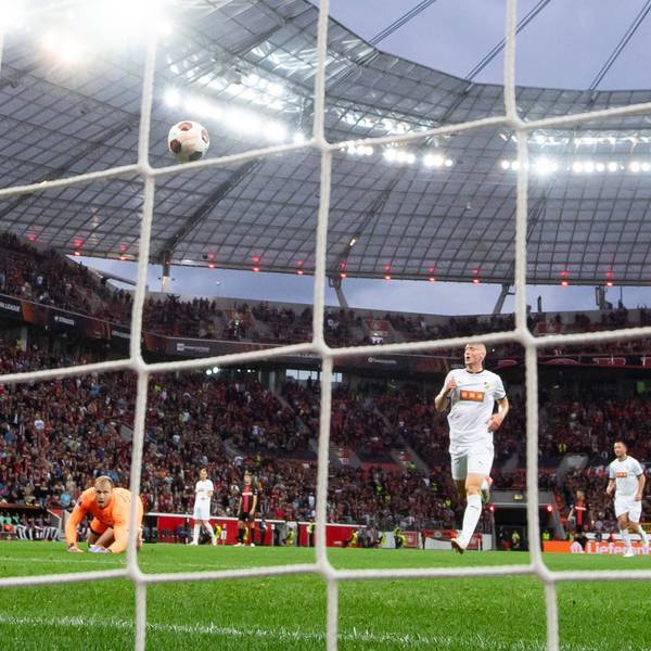 Florian Wirtz eröffnete den Abend mit einem sehr ansehnlichen Lupfer zum 1:0 für Bayer 04 Leverkusen.