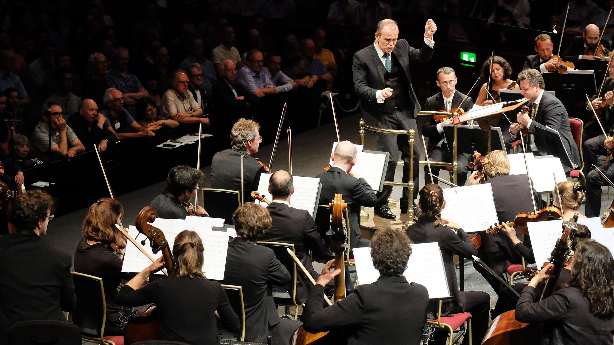 Das OrchesterLes Siècles mit Francois-Xavier Roth.