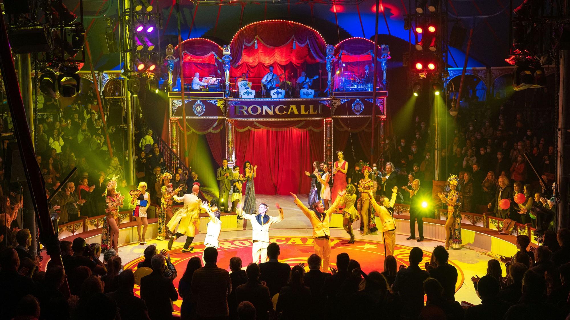 Die Premiere des Roncalli-Programms „All for ART for all“ in Köln im April 2022 (Archivbild)