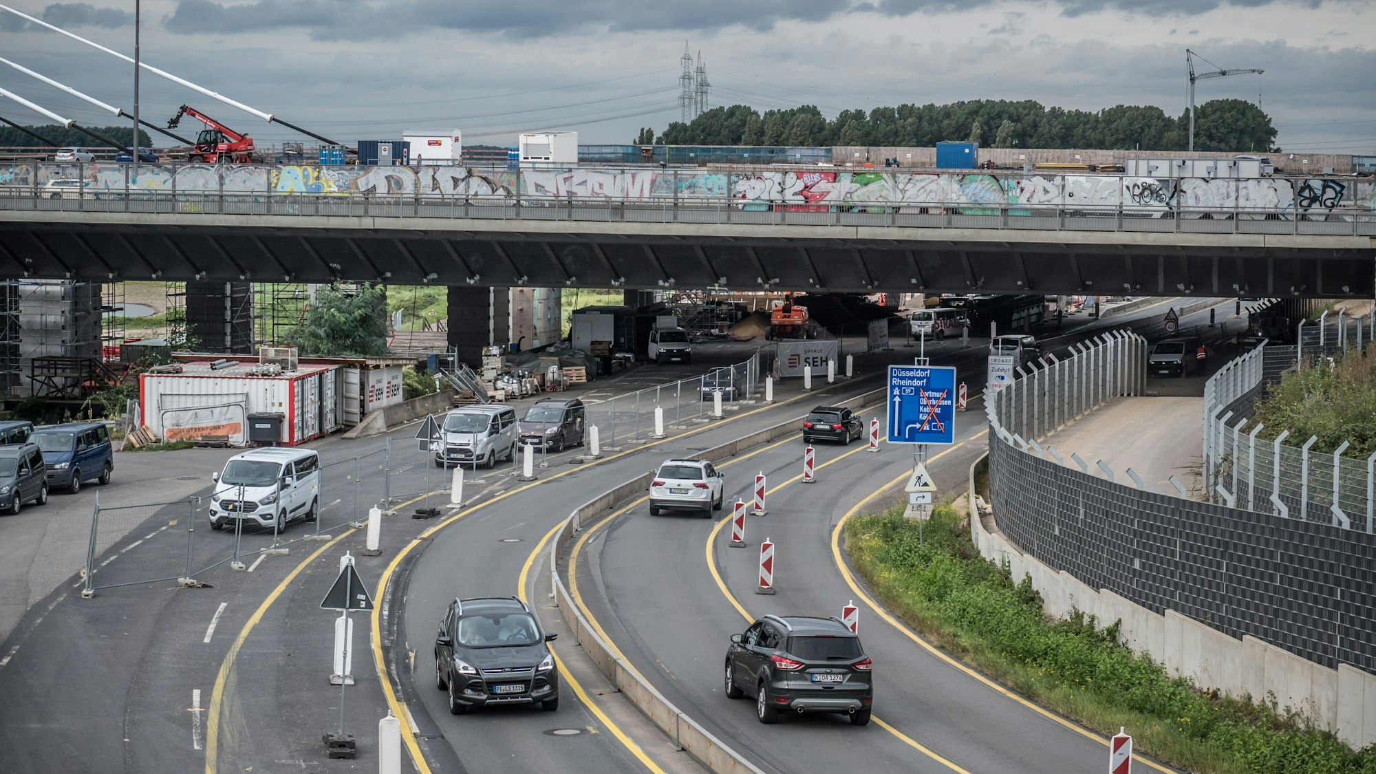 Leverkusener Brücke, unterfahrung der A 59 unter der A1, bleibt immer geöffnet. Foto: Ralf Krieger