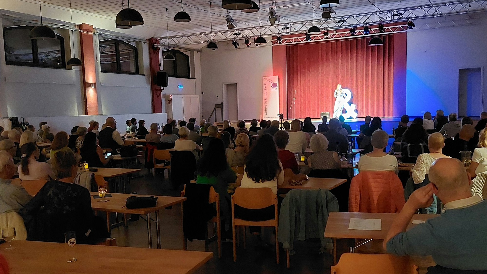 Knacki Deuser & Friends waren in Hitdorf zu Gast bei Comedy im Stübchen.